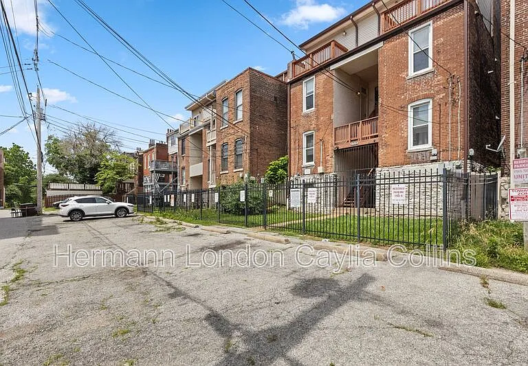 1708 S Tucker Blvd #B — Photo 15