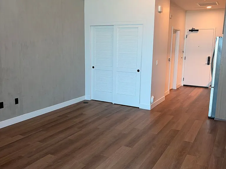 Rainford Apartments — Photo 58