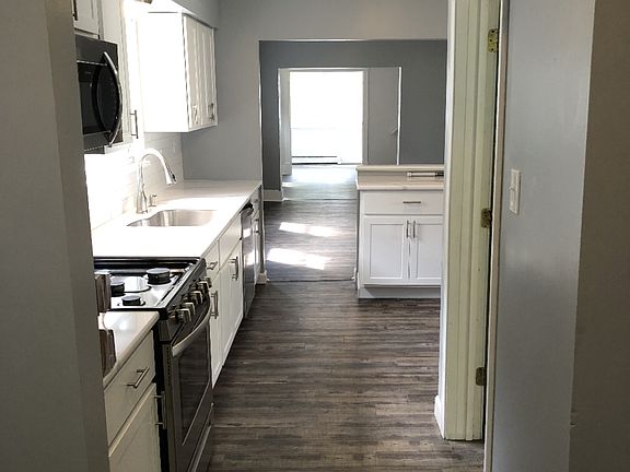 5th image of 81 Weimar St
