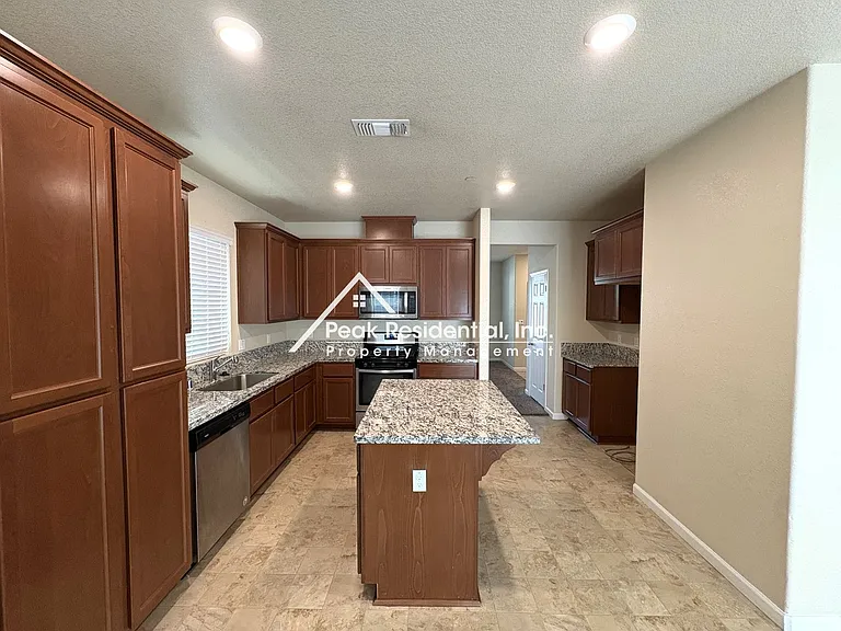 8215 Winterhead Ln — Photo 7