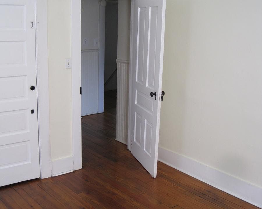 BACK ROOM: Flexible Layout _ Perfect for a guest room, office, or creative space.