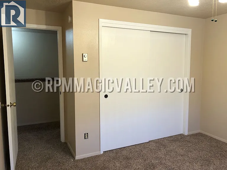 747 Meadows Dr #2 — Photo 27
