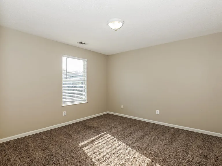 1607 Thornwick Trce — Photo 13