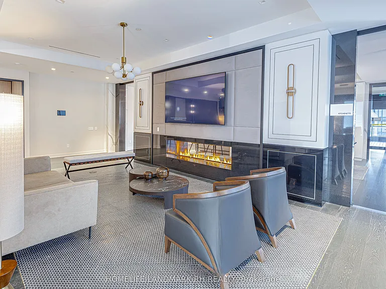 8 Wellesley St W #3902 — Photo 18