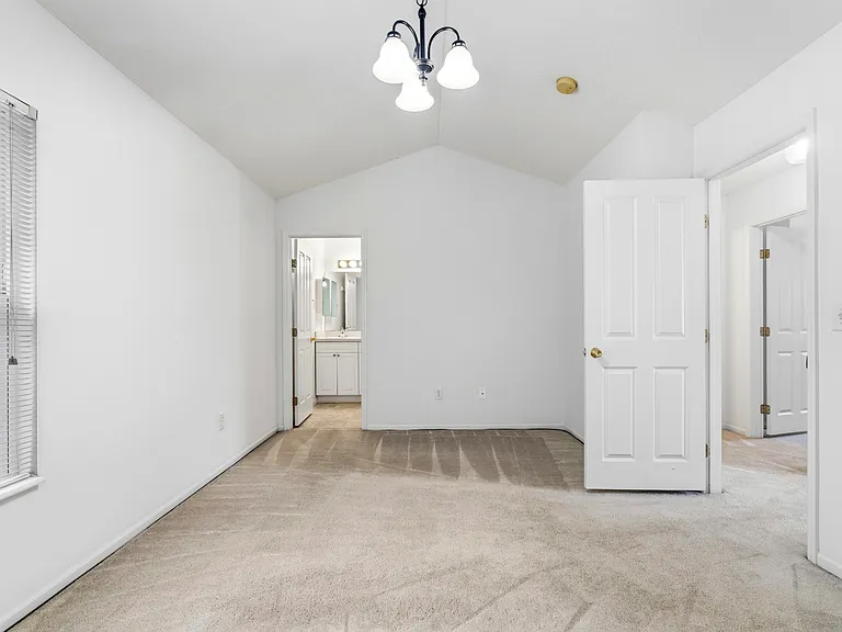 1113 Green Knoll Dr — Photo 20