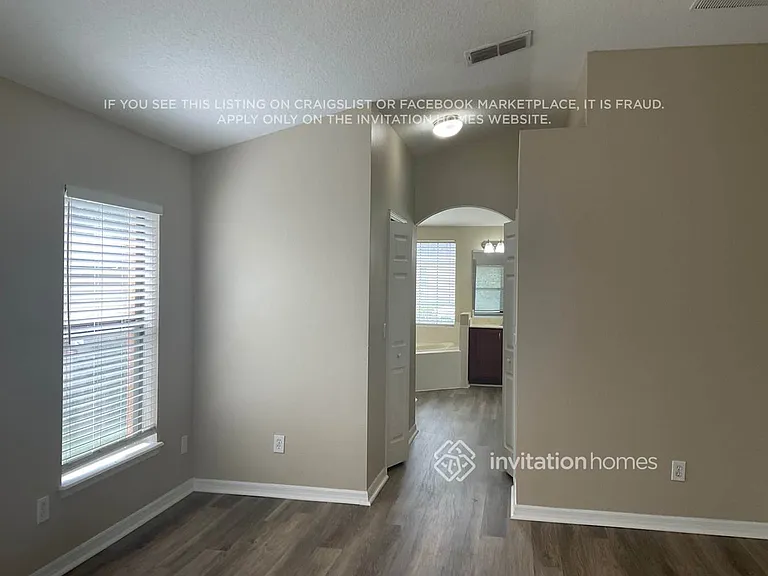 1714 Garden View St — Photo 13