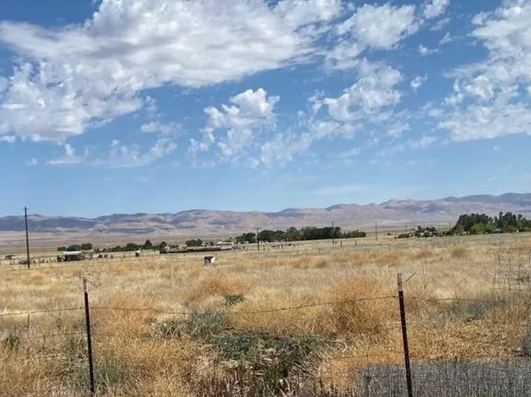 Greybriar Trl, Santa Margarita, CA 93453