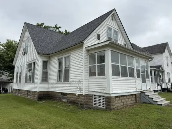 1001 Monroe St, Beardstown, IL 62618