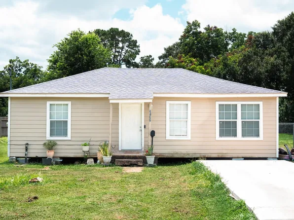 5242 Carmen St, Houston, TX 77033