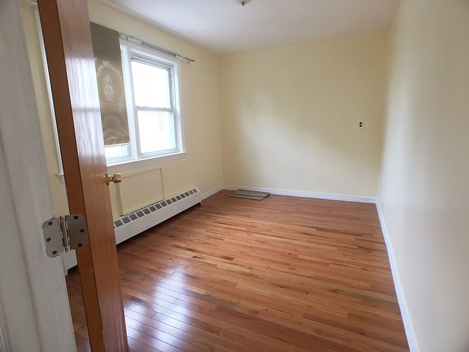 1st image of 21-13 35th St #2