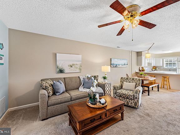 5th image of 38174 Beachwood Ct Unit E17