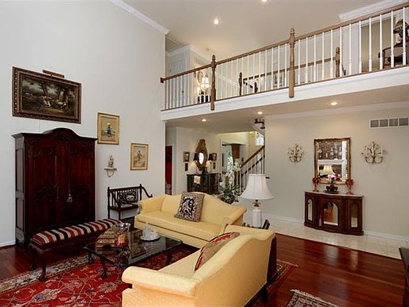 5th image of 2343 Brookhollow Ln