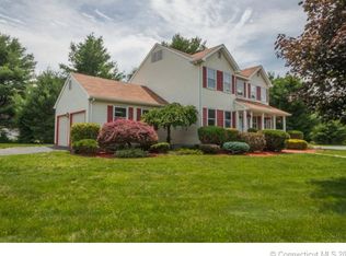 28 Rugby Ln, South Windsor, CT 06074