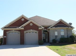 5043 Valley Cove Dr SE, Owens Cross Roads, AL 35763