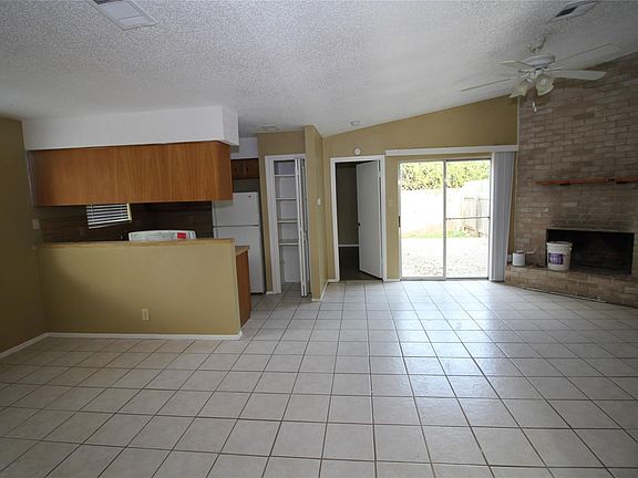 4th image of 12818 Copper Cliff Ave