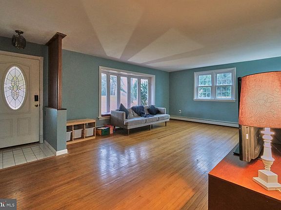 5th image of 1 N Kings Oak Ln