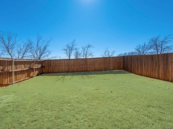 2nd image of 5013-5015 Villas Dr