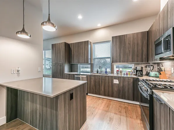 2136 Dennis St, Houston, TX 77004