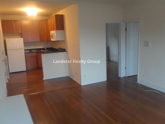 2nd image of 1836 W Lawrence Ave APT 3B