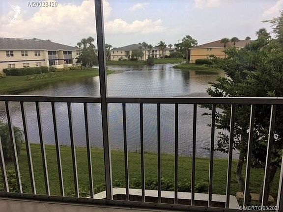 4th image of 1533 SE Royal Green Cir #202