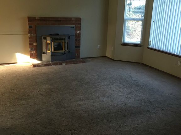 4th image of 5712 205th Street Ct E