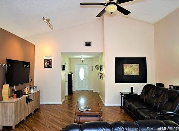 4th image of 20540 NW 8th St