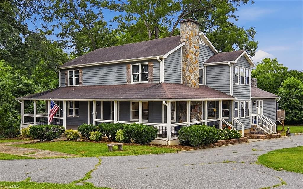 122 Helleri Cir
