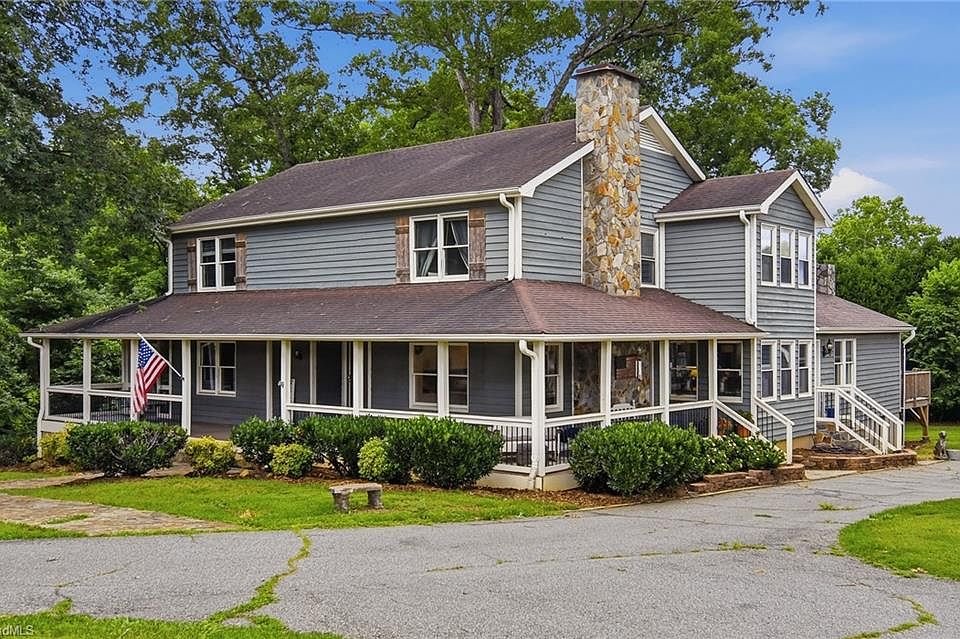 1st image of 122 Helleri Cir