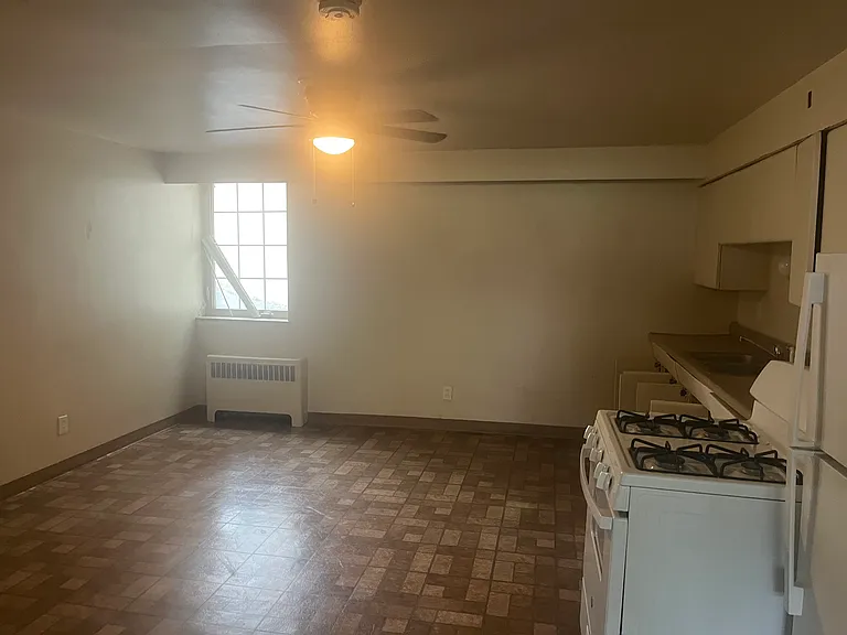 2805 Werk Rd — Photo 3