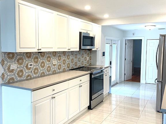 Updated Kitchen with new stainless steel appliances