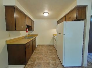 3 Bedroom Duplex ~ Close to 9th Street ~ Pet Friendly, Corvallis, OR 97330