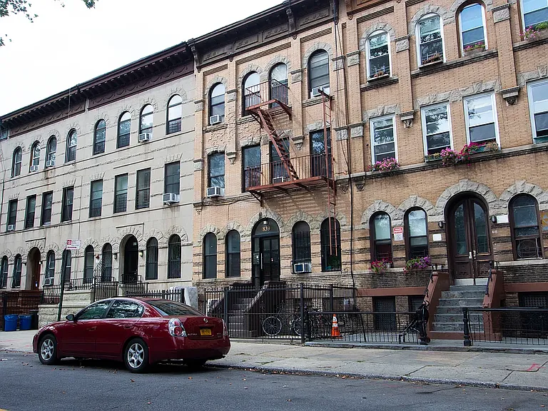 839 Halsey St #2B — Photo 1