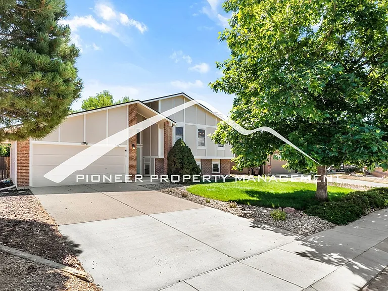 2607 Legend Dr — Photo 1