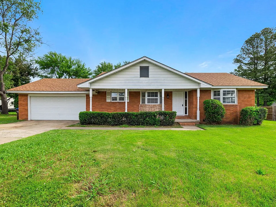 1317 Clover Ln