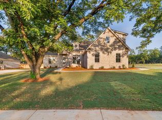 7 Pleasant Oaks Dr, Perry, GA 31069