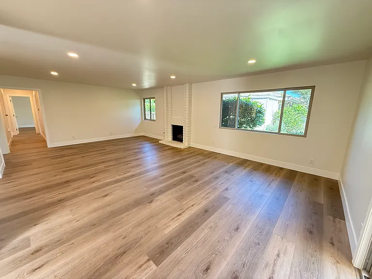 27481 Avenida Larga — Photo 5