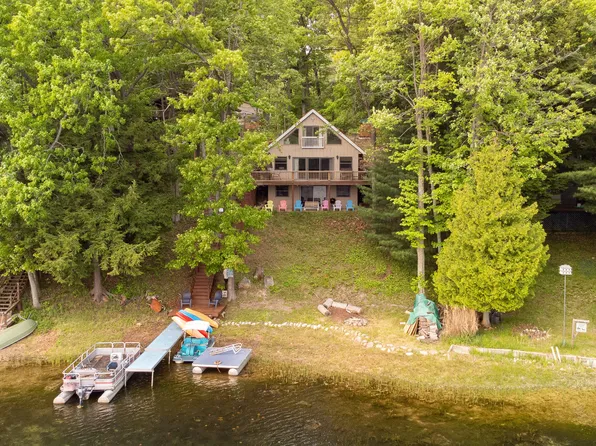 6387 N Larson Rd, Fountain, MI 49410