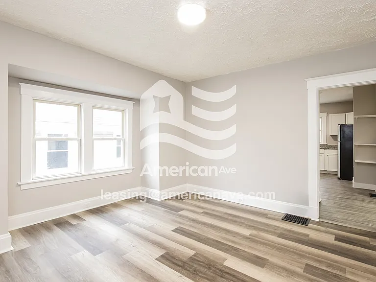 1457702_004_living_room_4.jpg