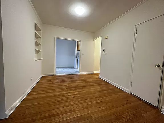 4th image of 6712 Yellowstone Blvd APT E4