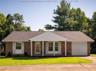 137 Cambridge Dr, Culloden, WV 25510