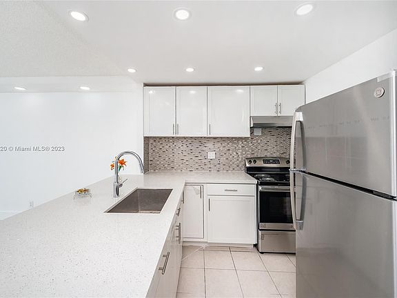 3rd image of 801 NW 47th Ave APT 903W