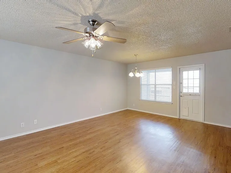 Country View Apartments — Photo 57