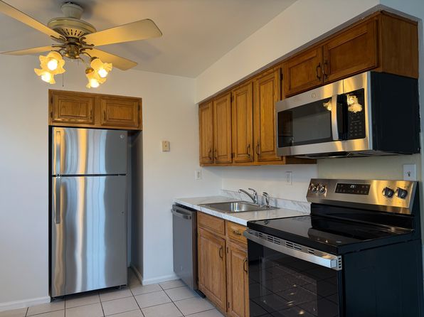 132 N Church St FLOOR A-1