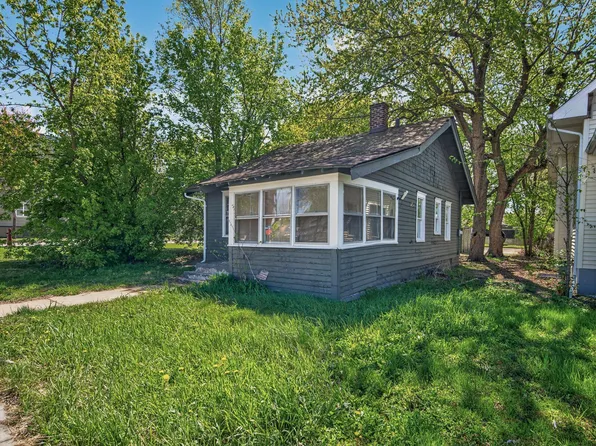 2305 Golden Valley Rd, Minneapolis, MN 55411