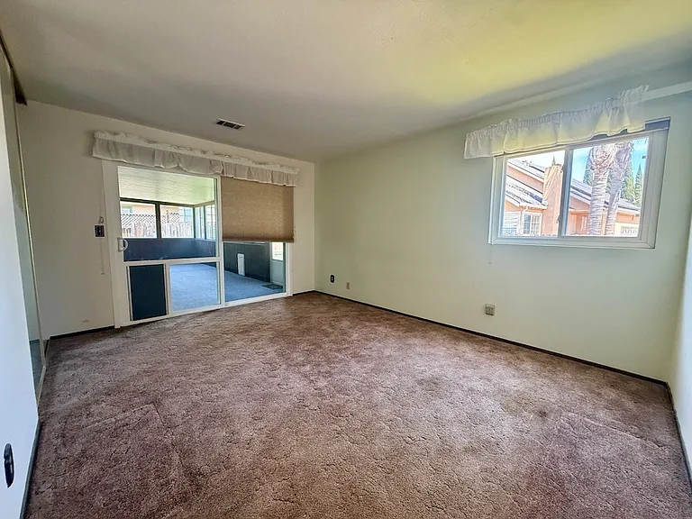 2810 Miller Ct — Photo 22