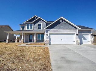 701 Erics Run Dr, O'Fallon, IL 62269