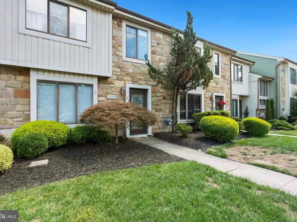 24 Topaz Ln, Hamilton, NJ 08690