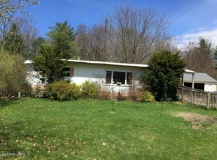 5738 W Johnson Rd, Ludington, MI 49431