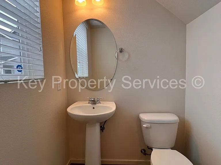 5600 NE 129th Pl — Photo 3