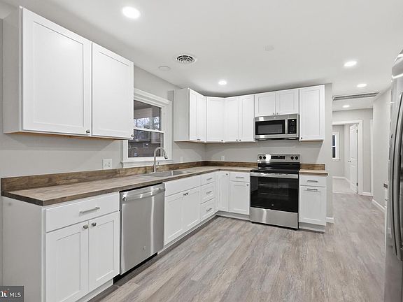 3rd image of 9121 Middleford Rd